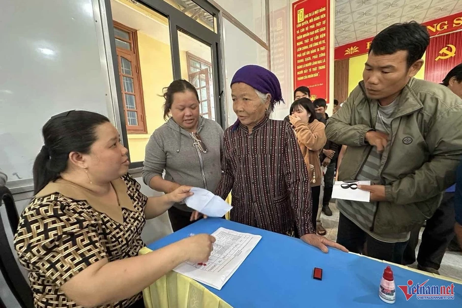 28 hộ nghèo vùng biên ở Đắk Lắk được giao đất ở theo Đề án 104 28 hộ nghèo vùng biên ở Đắk Lắk được giao đất ở theo Đề án 104