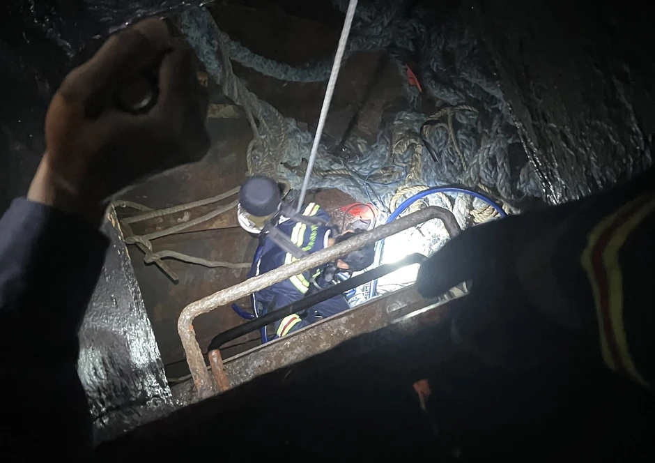 3 người tử vong dưới hầm tàu hàng tại Khánh Hòa 3 người tử vong dưới hầm tàu hàng tại Khánh Hòa
