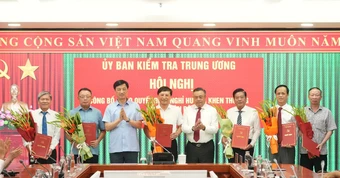 3 Phó Chủ nhiệm Ủy ban Kiểm tra Trung ương khóa XIII nhận quyết định nghỉ hưu