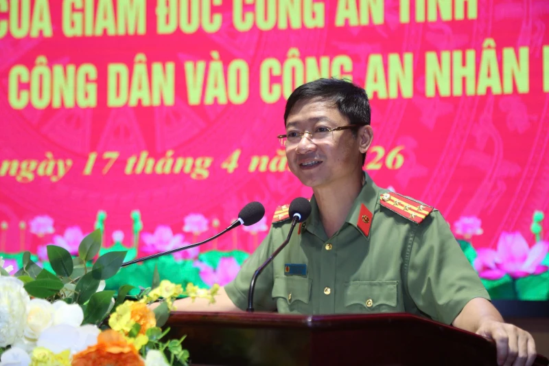 30 cán bộ thuộc Cảng hàng không Quốc tế Vinh được tuyển dụng vào CAND 30 cán bộ thuộc Cảng hàng không Quốc tế Vinh được tuyển dụng vào CAND