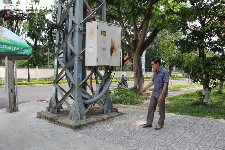 30 hài cốt liệt sĩ được phát hiện trên 1 tuyến đường: Quét radar tìm mộ tập thể 30 hài cốt liệt sĩ được phát hiện trên 1 tuyến đường: Quét radar tìm mộ tập thể