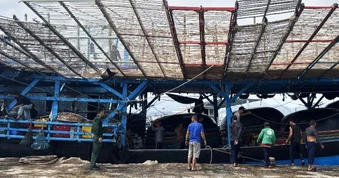 36 ngư dân trôi dạt 2 ngày trên biển đã được tàu Hải quân ứng cứu