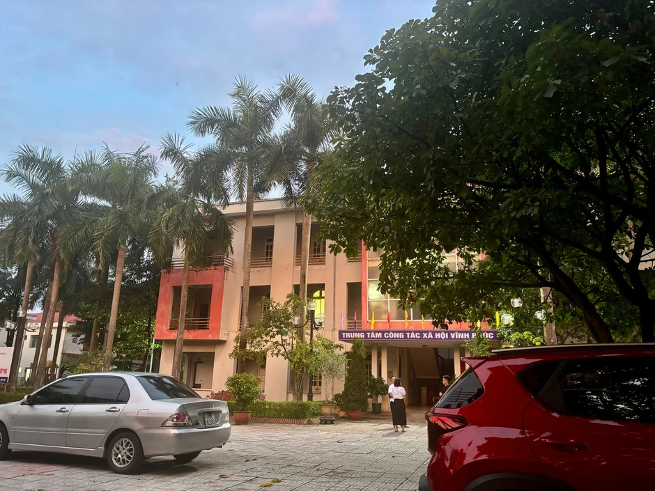 4 cháu bị đánh ở chùa Bầu được người thân đón về quê 4 cháu bị đánh ở chùa Bầu được người thân đón về quê