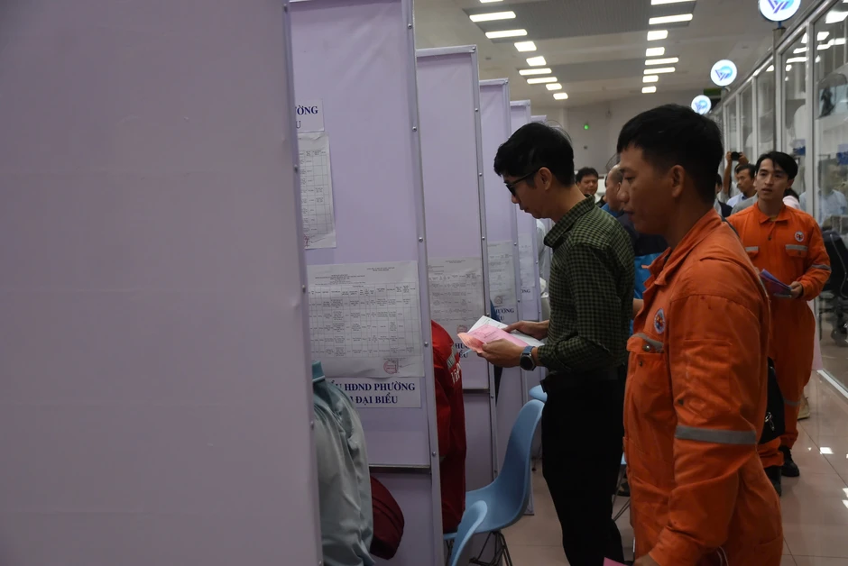 4 khu vực bỏ phiếu sớm ở TPHCM đồng loạt khai mạc 4 khu vực bỏ phiếu sớm ở TPHCM đồng loạt khai mạc