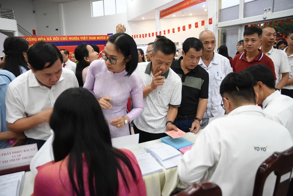 4 khu vực bỏ phiếu sớm ở TPHCM đồng loạt khai mạc 4 khu vực bỏ phiếu sớm ở TPHCM đồng loạt khai mạc