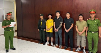 4 người Trung Quốc vận chuyển hàng cấm qua đường sân bay Tân Sơn Nhất