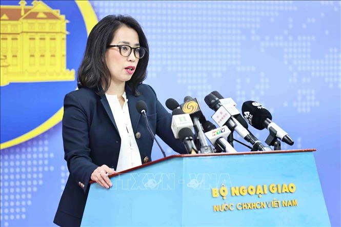 48 thuyền viên tàu Khôi Nguyên 18 đã trở về đất liền an toàn và đoàn tụ với gia đình 48 thuyền viên tàu Khôi Nguyên 18 đã trở về đất liền an toàn và đoàn tụ với gia đình