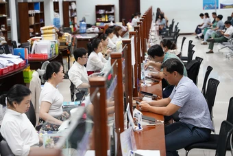 49 cán bộ xã phục vụ hơn 66.000 dân