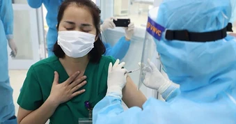 5 năm sau đại dịch Covid-19: Khi vaccine thắp lên tia hy vọng cho nhân loại