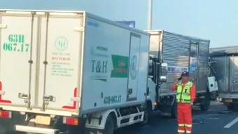 5 ôtô tông liên hoàn trên cao tốc TP HCM - Trung Lương