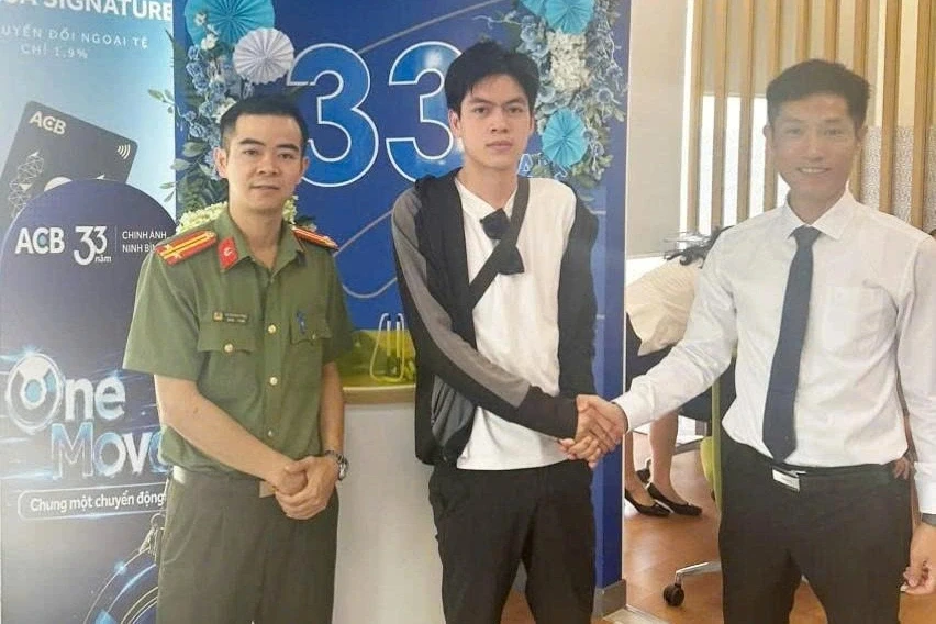 500 triệu đồng "đi lạc" từ An Giang đến Ninh Bình 500 triệu đồng "đi lạc" từ An Giang đến Ninh Bình