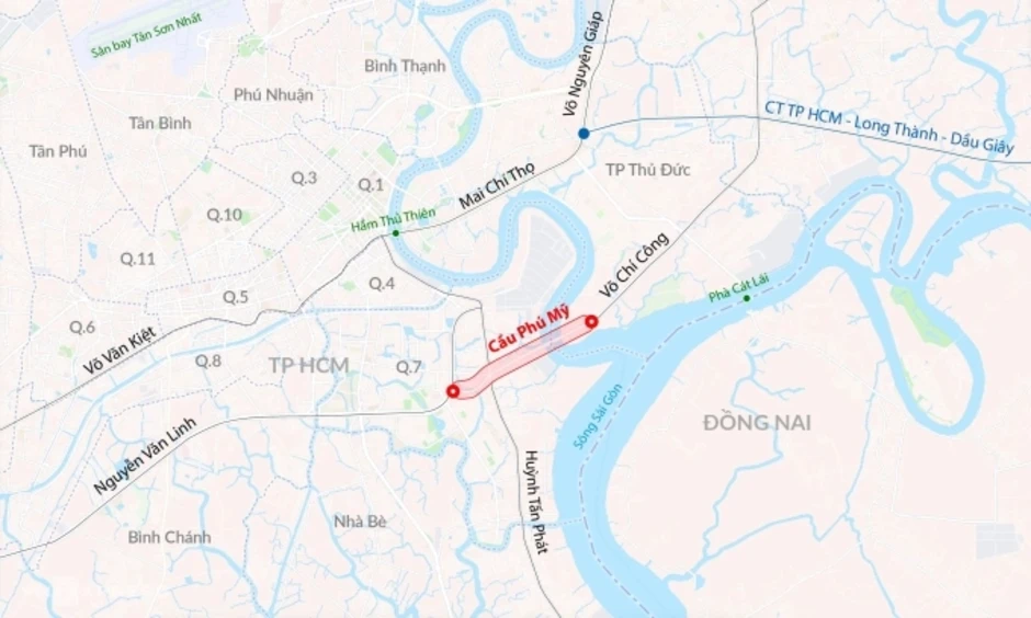 6 ôtô tông liên hoàn trên cầu Phú Mỹ