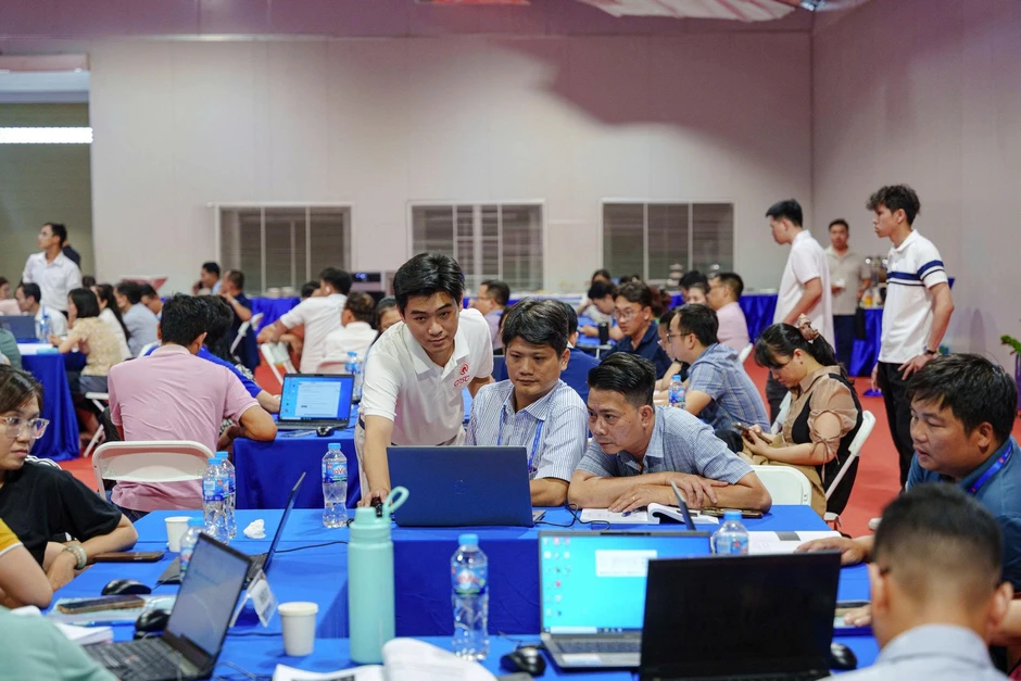 687 cán bộ ở TPHCM hoàn thành “lớp đào tạo đặc biệt" 687 cán bộ ở TPHCM hoàn thành “lớp đào tạo đặc biệt"