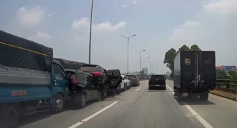 7 ô tô dồn toa trên quốc lộ ở Bắc Ninh, 2 xe biến dạng