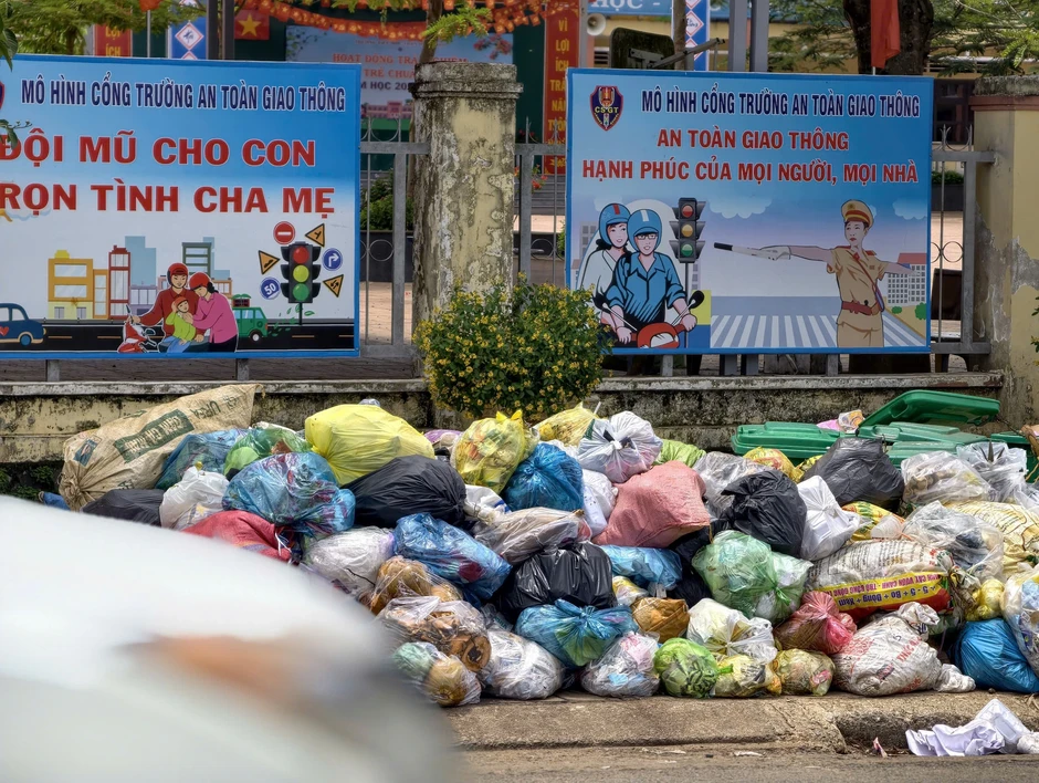 7.000 tấn rác tồn đọng, nguy cơ thành 'điểm nóng' môi trường ở Lâm Đồng 7.000 tấn rác tồn đọng, nguy cơ thành 'điểm nóng' môi trường ở Lâm Đồng