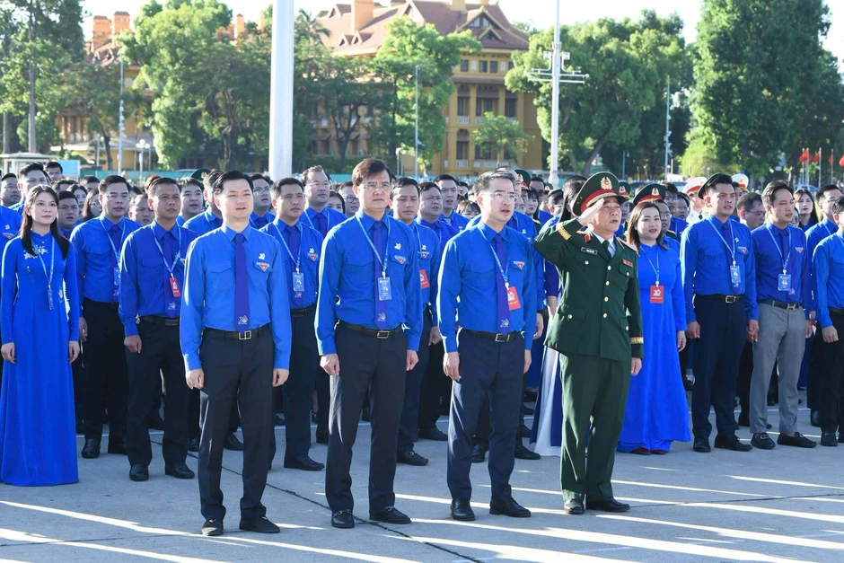 788 đại biểu Đại hội Đoàn toàn quốc dự lễ báo công và vào Lăng viếng Bác 788 đại biểu Đại hội Đoàn toàn quốc dự lễ báo công và vào Lăng viếng Bác