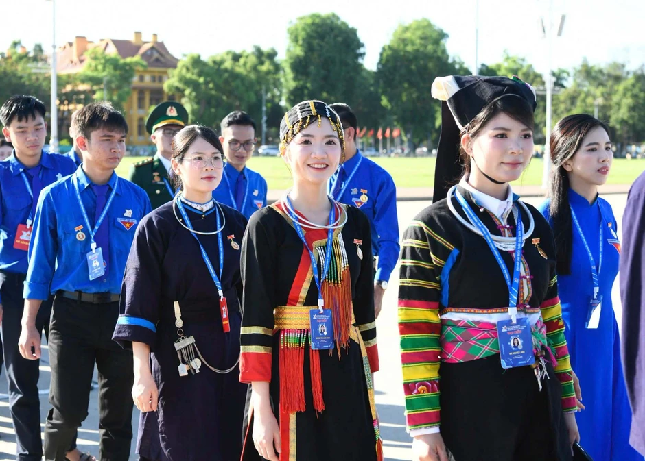 788 đại biểu Đại hội Đoàn toàn quốc dự lễ báo công và vào Lăng viếng Bác 788 đại biểu Đại hội Đoàn toàn quốc dự lễ báo công và vào Lăng viếng Bác