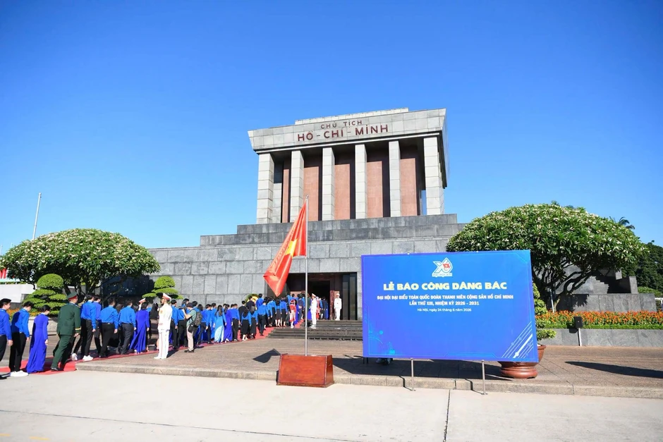 788 đại biểu Đại hội Đoàn toàn quốc dự lễ báo công và vào Lăng viếng Bác 788 đại biểu Đại hội Đoàn toàn quốc dự lễ báo công và vào Lăng viếng Bác