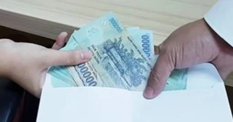 8 cán bộ phường bị tạm đình chỉ công tác vì nhận hối lộ, bỏ qua vi phạm