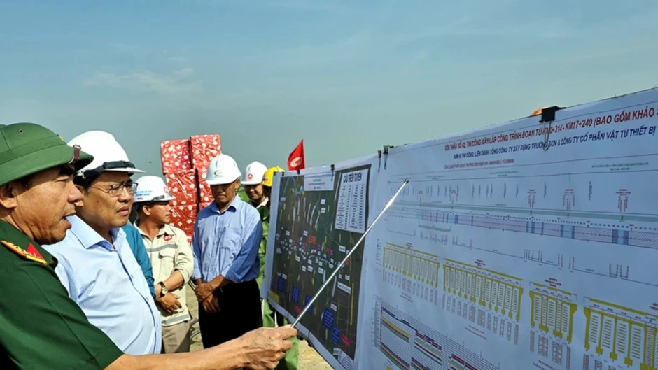 Ai vượt lên từ đất chín rồng? Ai vượt lên từ đất chín rồng?
