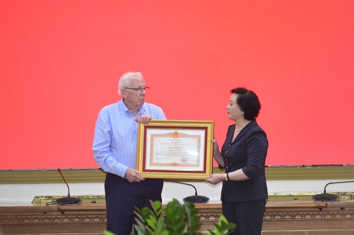 Ấn định thời điểm khai quật khu mộ liệt sĩ tập thể tại công viên Lê Thị Riêng, TPHCM Ấn định thời điểm khai quật khu mộ liệt sĩ tập thể tại công viên Lê Thị Riêng, TPHCM