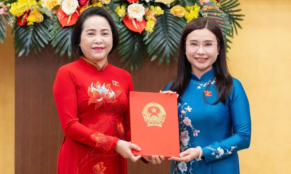 Bà Nguyễn Phạm Duy Trang làm Phó chủ nhiệm Ủy ban Dân nguyện và Giám sát Bà Nguyễn Phạm Duy Trang làm Phó chủ nhiệm Ủy ban Dân nguyện và Giám sát