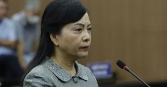 Bà Nguyễn Thị Kim Tiến bị đề nghị 5 - 6 năm tù, phải bồi thường hơn 108 tỉ