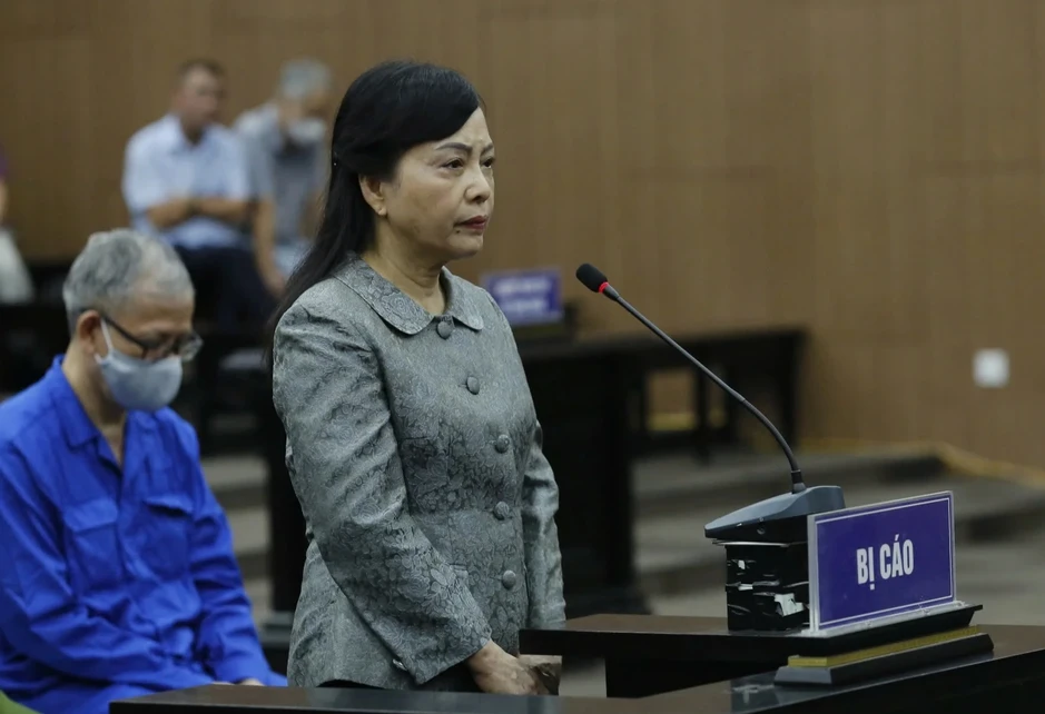 Bà Nguyễn Thị Kim Tiến bị tuyên phạt 6 năm tù, phải bồi thường hơn 108 tỉ đồng Bà Nguyễn Thị Kim Tiến bị tuyên phạt 6 năm tù, phải bồi thường hơn 108 tỉ đồng