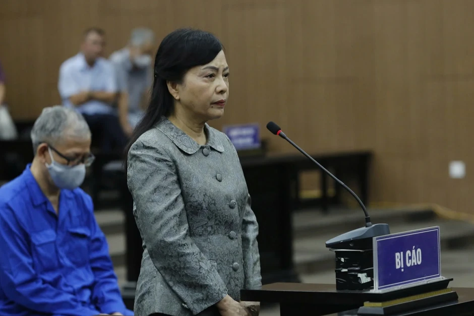 Bà Nguyễn Thị Kim Tiến thừa nhận cầm tiền cấp dưới đưa nhưng 'không gợi ý' Bà Nguyễn Thị Kim Tiến thừa nhận cầm tiền cấp dưới đưa nhưng 'không gợi ý'