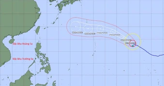 Bắc Bộ mưa dông gia tăng, siêu bão Dolphin duy trì cấp cực đại