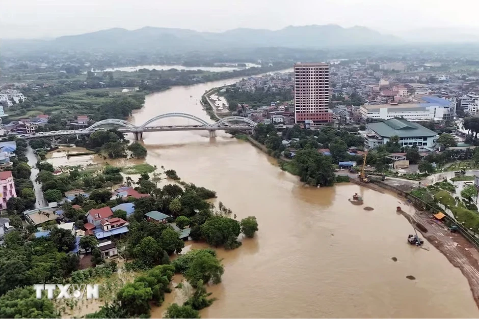 Bắc Ninh ngập sâu, người dân Thái Nguyên trắng đêm chống lũ Bắc Ninh ngập sâu, người dân Thái Nguyên trắng đêm chống lũ