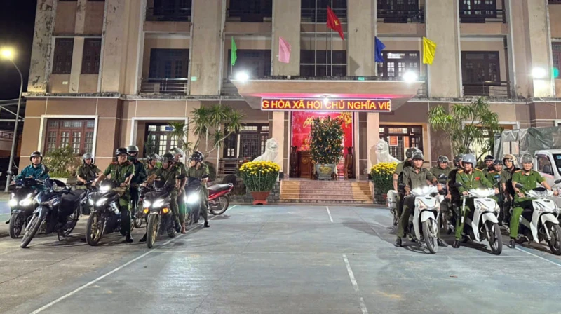 Bài 1: Vượt lên nắng gió, Công an xã ở miền Trung bền bỉ bám cơ sở Bài 1: Vượt lên nắng gió, Công an xã ở miền Trung bền bỉ bám cơ sở