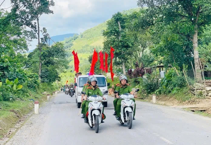 Bài 1: Vượt lên nắng gió, Công an xã ở miền Trung bền bỉ bám cơ sở Bài 1: Vượt lên nắng gió, Công an xã ở miền Trung bền bỉ bám cơ sở