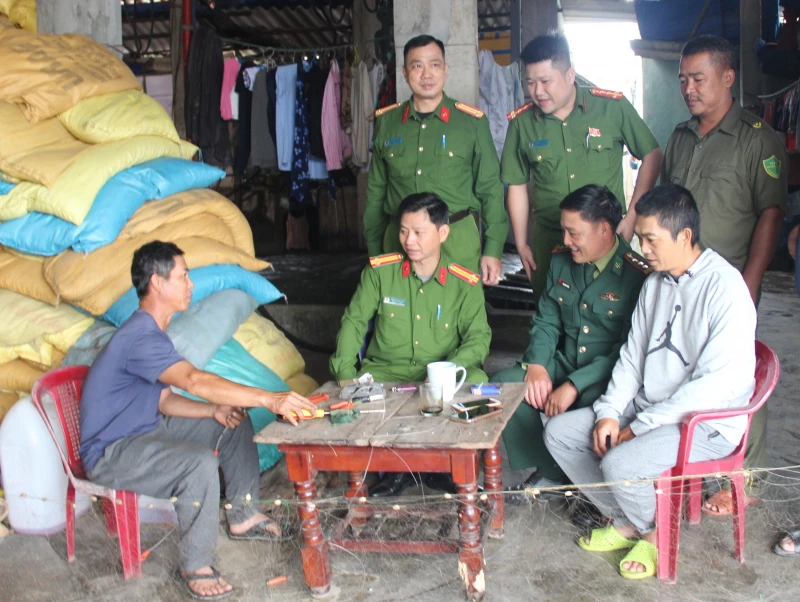 Bài 1: Vượt lên nắng gió, Công an xã ở miền Trung bền bỉ bám cơ sở Bài 1: Vượt lên nắng gió, Công an xã ở miền Trung bền bỉ bám cơ sở