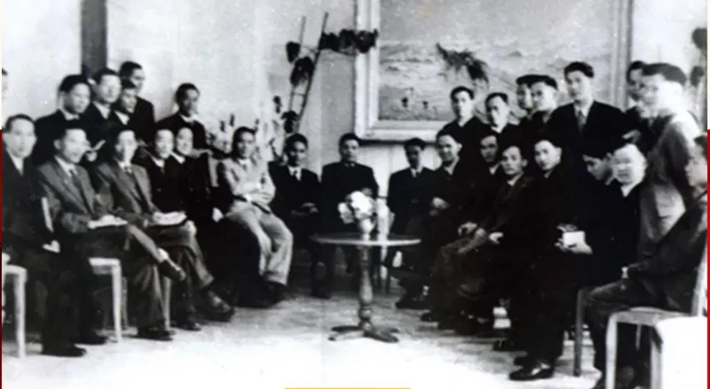 Bài 2: Chặng đường lịch sử vẻ vang qua những giai đoạn cách mạng Bài 2: Chặng đường lịch sử vẻ vang qua những giai đoạn cách mạng