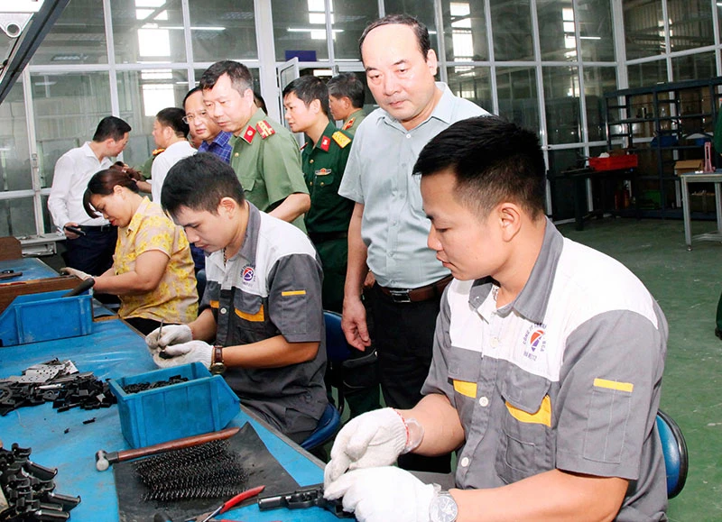 Bài 2: Chủ trương của Bộ Chính trị và Đảng ủy Công an Trung ương: Đặt nền móng cho sự đột phá phát triển Khoa học công nghệ và Công nghiệp an ninh