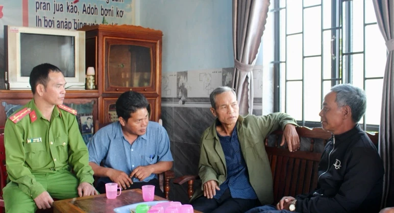 Bài 3: Trở về trong sự đùm bọc của quê hương Bài 3: Trở về trong sự đùm bọc của quê hương