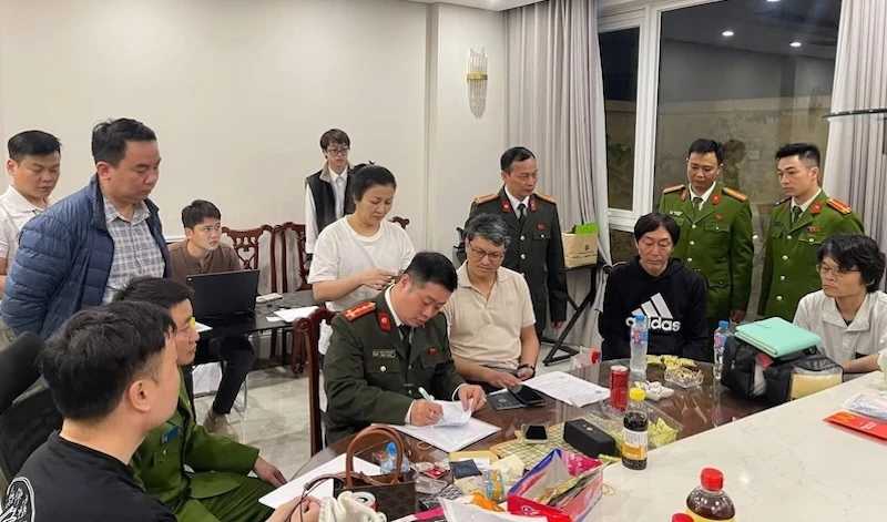 Bài cuối: Nhiều giải pháp đột phá góp phần quản lý người nước ngoài Bài cuối: Nhiều giải pháp đột phá góp phần quản lý người nước ngoài