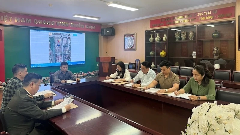 Bài cuối: Nhiều giải pháp đột phá góp phần quản lý người nước ngoài Bài cuối: Nhiều giải pháp đột phá góp phần quản lý người nước ngoài