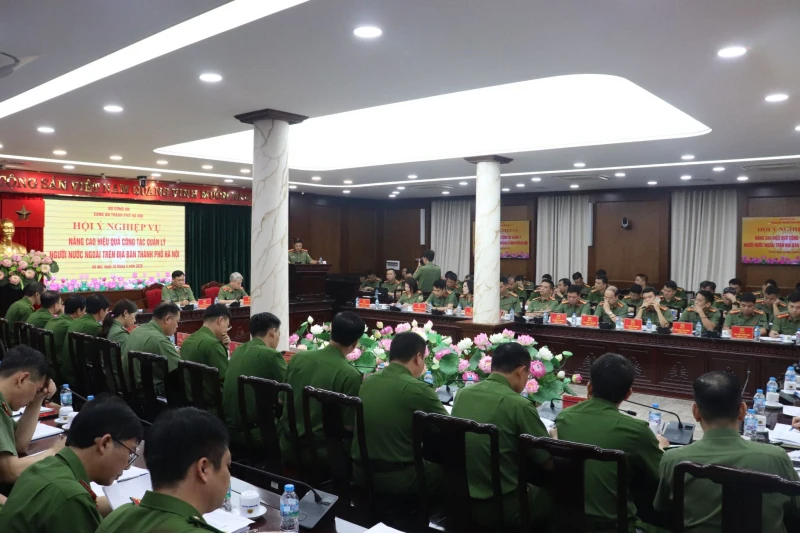 Bài cuối: Nhiều giải pháp đột phá góp phần quản lý người nước ngoài Bài cuối: Nhiều giải pháp đột phá góp phần quản lý người nước ngoài