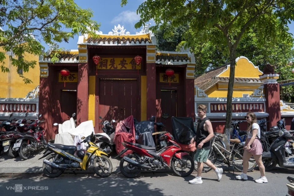 Bài toán gánh hàng rong và trật tự vỉa hè ở Hội An Bài toán gánh hàng rong và trật tự vỉa hè ở Hội An