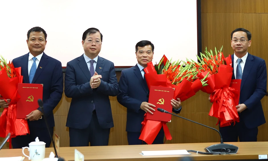 Ban Bí thư bổ nhiệm 3 Phó Tổng Giám đốc Đài Truyền hình Việt Nam Ban Bí thư bổ nhiệm 3 Phó Tổng Giám đốc Đài Truyền hình Việt Nam