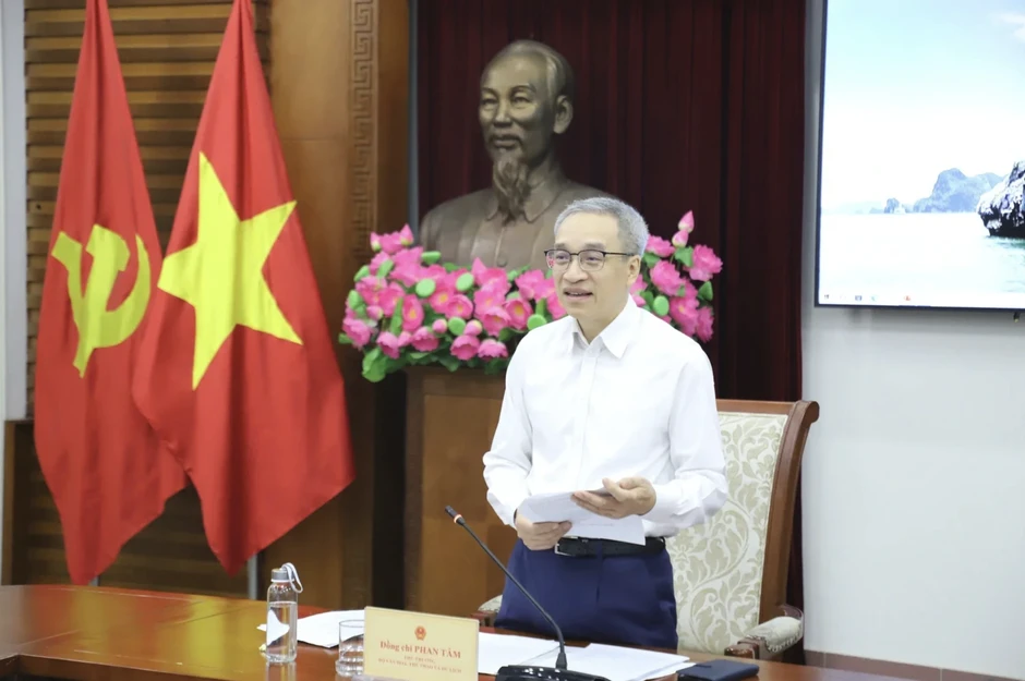 Báo chí dấn thân vì lợi ích của đất nước và nhân dân Báo chí dấn thân vì lợi ích của đất nước và nhân dân