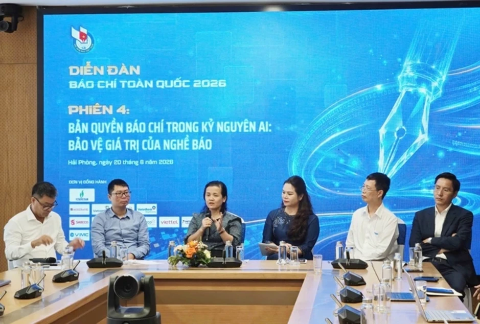 Báo chí mở 'cánh cửa hai chiều' với AI Báo chí mở 'cánh cửa hai chiều' với AI
