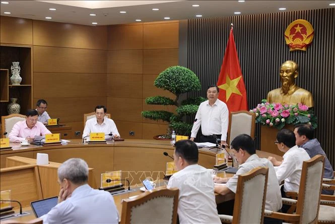 Bảo đảm chất lượng xăng E10 và quyền lợi của người tiêu dùng Bảo đảm chất lượng xăng E10 và quyền lợi của người tiêu dùng