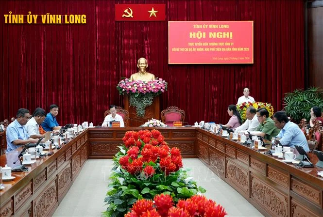 Bảo đảm sự lãnh đạo trực tiếp, thường xuyên của Đảng ở cơ sở Bảo đảm sự lãnh đạo trực tiếp, thường xuyên của Đảng ở cơ sở