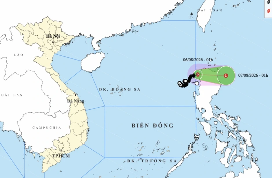 Bão Kujira đi ra ngoài Biển Đông Bão Kujira đi ra ngoài Biển Đông