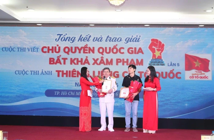 TinVina trao giải 2 cuộc thi ý nghĩa TinVina trao giải 2 cuộc thi ý nghĩa