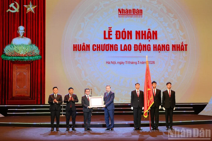 Báo Nhân Dân kỷ niệm 75 năm Ngày ra số đầu và đón nhận Huân chương Lao động hạng Nhất Báo Nhân Dân kỷ niệm 75 năm Ngày ra số đầu và đón nhận Huân chương Lao động hạng Nhất