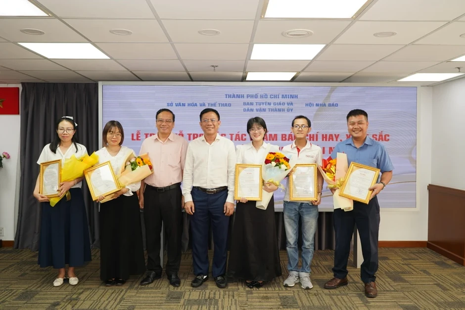 Báo Pháp Luật TP.HCM có 5 tác phẩm xuất sắc viết về TP.HCM được trao thư khen quý I-2026 Báo Pháp Luật TP.HCM có 5 tác phẩm xuất sắc viết về TP.HCM được trao thư khen quý I-2026